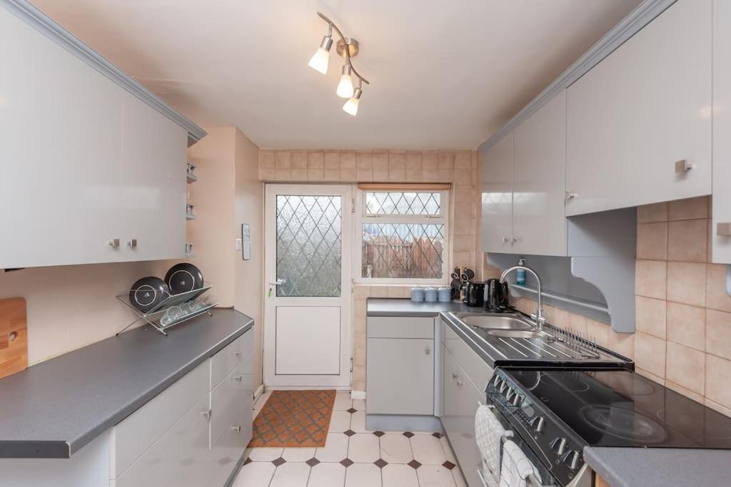 Leed City Centre - Armley Wortley Leeds  Eksteriør billede